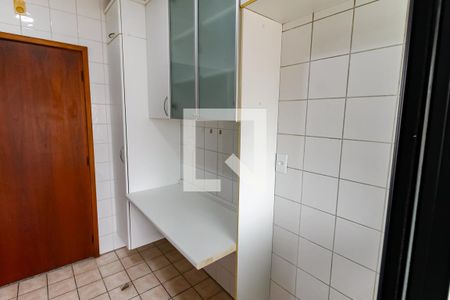 Apartamento para alugar com 61m², 2 quartos e 1 vaga Apartamento para alugar com 61m², 2 quartos e 1 vagaCozinha - Armários