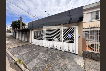 Casa à venda com 265m², 3 quartos e 3 vagasFachada + plaquinha 