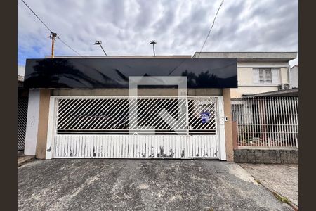 Casa à venda com 265m², 3 quartos e 3 vagasFachada + plaquinha 