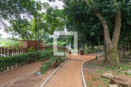 Apartamento à venda com 220m², 3 quartos e 2 vagasÁrea comum - Casa da árvore e pista de caminhada