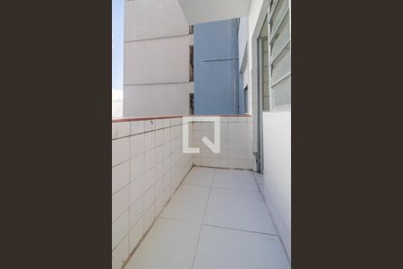 Apartamento à venda com 70m², 2 quartos e sem vaga Apartamento à venda com 70m², 2 quartos e sem vagaÁrea de Serviço