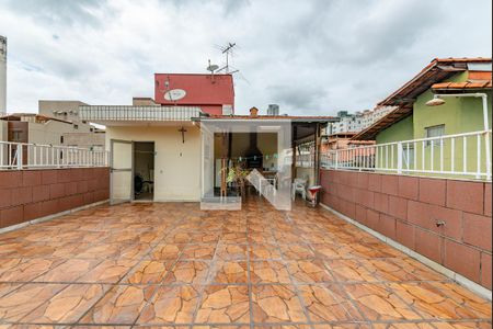 Apartamento à venda com 200m², 3 quartos e 2 vagas Apartamento à venda com 200m², 3 quartos e 2 vagasVaranda