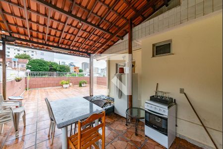 Apartamento à venda com 200m², 3 quartos e 2 vagas Apartamento à venda com 200m², 3 quartos e 2 vagasVaranda