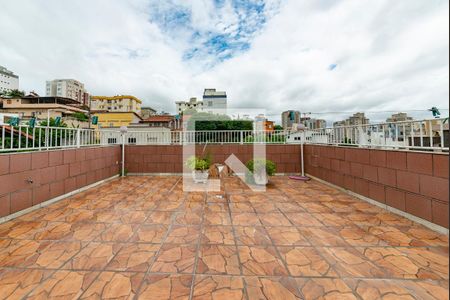 Apartamento à venda com 200m², 3 quartos e 2 vagas Apartamento à venda com 200m², 3 quartos e 2 vagasVaranda