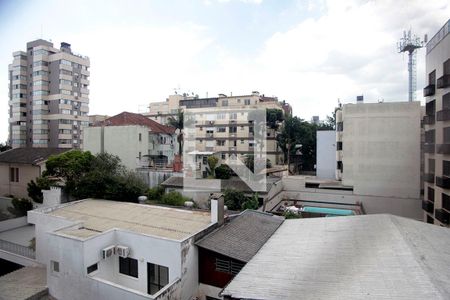 Cozinha + Área de Serviço Vista de apartamento para alugar com 1 quarto, 60m² em Auxiliadora, Porto Alegre