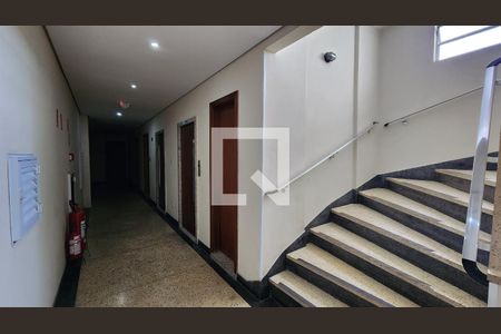Apartamento para alugar com 141m², 3 quartos e 1 vaga Apartamento para alugar com 141m², 3 quartos e 1 vagaEscada