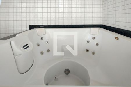 Apartamento para alugar com 75m², 2 quartos e 1 vaga Apartamento para alugar com 75m², 2 quartos e 1 vagaJacuzzi