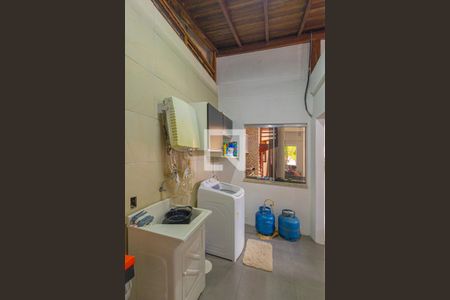 Casa à venda com 118m², 3 quartos e 1 vaga Casa à venda com 118m², 3 quartos e 1 vagaÁrea de Serviço 2