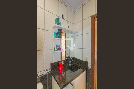 Casa à venda com 118m², 3 quartos e 1 vaga Casa à venda com 118m², 3 quartos e 1 vagaBanheiro