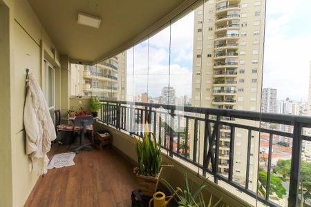 Apartamento à venda com 130m², 4 quartos e 3 vagasVaranda