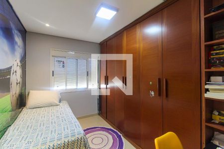 Apartamento à venda com 130m², 4 quartos e 3 vagasQuarto 2