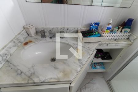 Apartamento à venda com 130m², 4 quartos e 3 vagasBanheiro Da Suíte 2