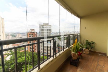 Apartamento à venda com 130m², 4 quartos e 3 vagasVaranda
