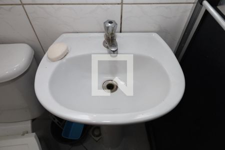 Casa à venda com 66m², 2 quartos e 2 vagasBanheiro 1