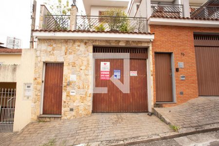 Casa à venda com 220m², 4 quartos e 4 vagasFachada