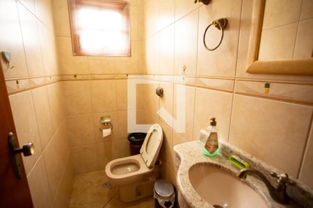 Casa à venda com 220m², 4 quartos e 4 vagasLavabo