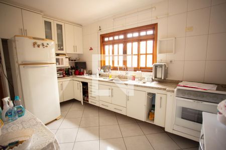 Casa à venda com 220m², 4 quartos e 4 vagasCozinha