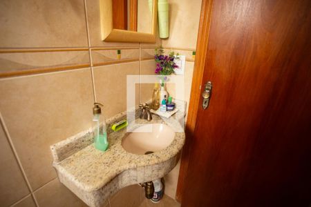 Casa à venda com 220m², 4 quartos e 4 vagasLavabo