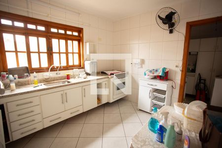 Casa à venda com 220m², 4 quartos e 4 vagasCozinha