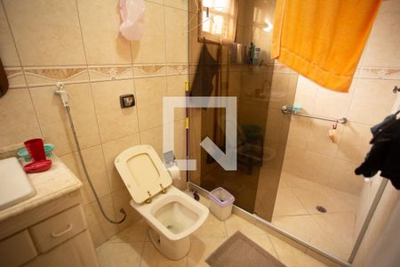 Casa à venda com 220m², 4 quartos e 4 vagasBanheiro do Quarto 1