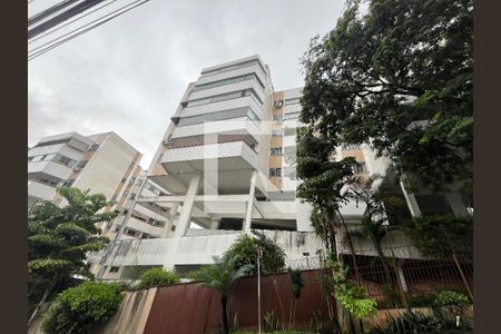 Apartamento para alugar com 107m², 4 quartos e 1 vaga Apartamento para alugar com 107m², 4 quartos e 1 vagaFachada do bloco
