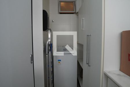 Apartamento à venda com 107m², 3 quartos e 1 vagaÁrea de Serviço