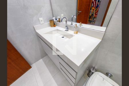 Apartamento para alugar com 89m², 2 quartos e 1 vaga Apartamento para alugar com 89m², 2 quartos e 1 vagaBanheiro Corredor