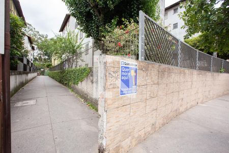Apartamento à venda com 42m², 2 quartos e 1 vaga Apartamento à venda com 42m², 2 quartos e 1 vagaFACHADA