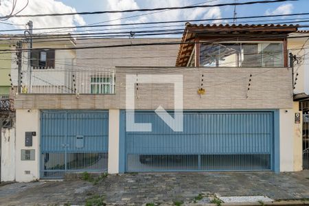 Casa à venda com 100m², 3 quartos e 2 vagasFachada
