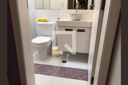 Casa à venda com 140m², 2 quartos e 2 vagasBanheiro - suite 1