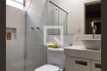 Casa à venda com 140m², 2 quartos e 2 vagasBanheiro suite 1