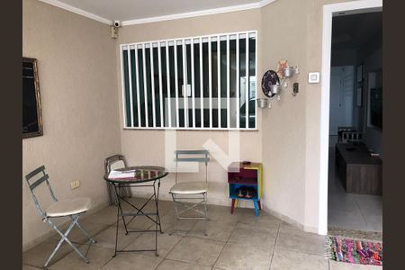 Casa à venda com 140m², 2 quartos e 2 vagasGaragem - entrada