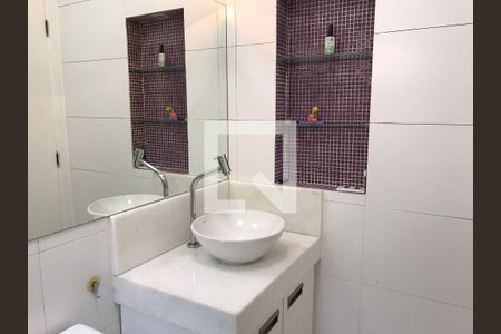 Casa à venda com 140m², 2 quartos e 2 vagasBanheiro - suite 1 pia