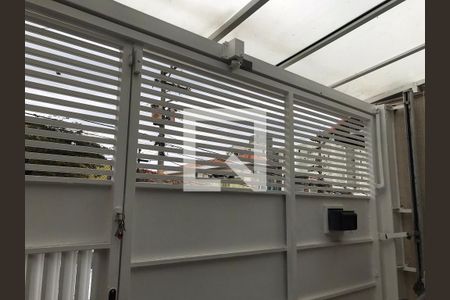 Casa à venda com 140m², 2 quartos e 2 vagasGaragem - portão automático