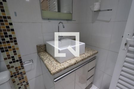 Casa à venda com 171m², 3 quartos e 2 vagasBanheiro