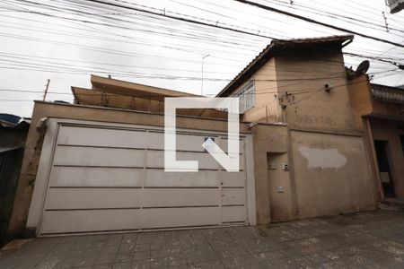 Casa à venda com 171m², 3 quartos e 2 vagasFachada