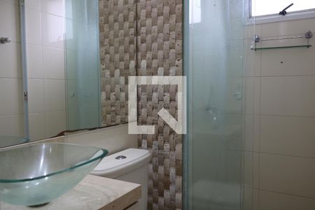Banheiro de apartamento para alugar com 2 quartos, 54m² em Jardim Maria Duarte, São Paulo