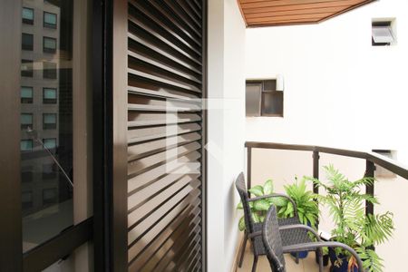 Apartamento à venda com 213m², 4 quartos e 3 vagas Apartamento à venda com 213m², 4 quartos e 3 vagasVaranda da Suíte 3