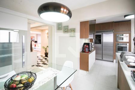 Apartamento à venda com 213m², 4 quartos e 3 vagas Apartamento à venda com 213m², 4 quartos e 3 vagasCopa