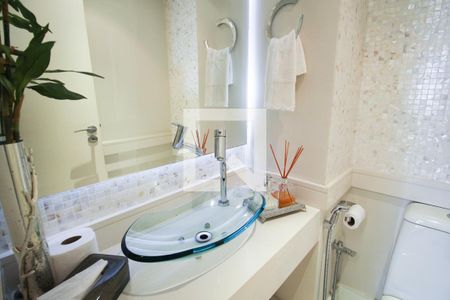 Apartamento à venda com 213m², 4 quartos e 3 vagas Apartamento à venda com 213m², 4 quartos e 3 vagasLavabo