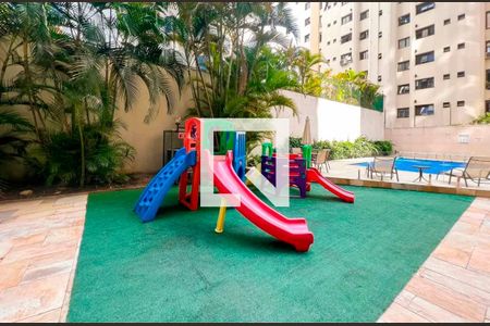 Apartamento à venda com 213m², 4 quartos e 3 vagas Apartamento à venda com 213m², 4 quartos e 3 vagasÁrea comum - Playground