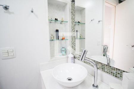 Apartamento à venda com 213m², 4 quartos e 3 vagas Apartamento à venda com 213m², 4 quartos e 3 vagasBanheiro da Suíte 4