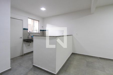 Sala de casa de condomínio à venda com 3 quartos, 120m² em Barra da Tijuca, Rio de Janeiro