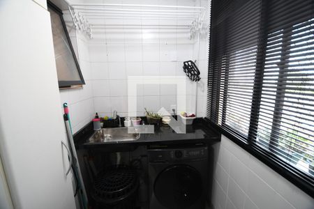 Apartamento à venda com 74m², 2 quartos e 1 vagaÁrea de Serviço