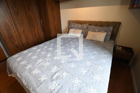 Apartamento à venda com 74m², 2 quartos e 1 vagaQuarto 2
