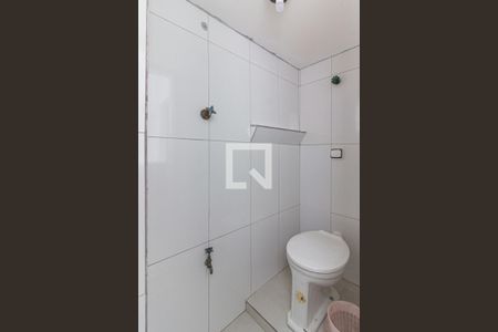 Apartamento à venda com 77m², 2 quartos e sem vaga Apartamento à venda com 77m², 2 quartos e sem vagaBanheiro de Serviço