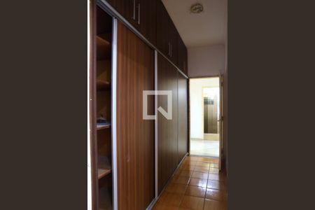 Casa à venda com 270m², 3 quartos e 4 vagas Casa à venda com 270m², 3 quartos e 4 vagasSuíte