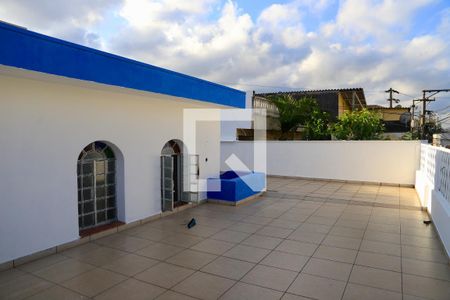 Casa à venda com 270m², 3 quartos e 4 vagas Casa à venda com 270m², 3 quartos e 4 vagasVaranda
