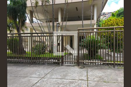 Apartamento à venda com 53m², 2 quartos e 1 vaga Apartamento à venda com 53m², 2 quartos e 1 vagaFachada e portaria