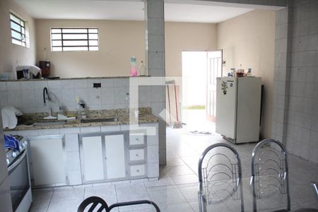 Casa à venda com 405m², 3 quartos e 2 vagasCozinha